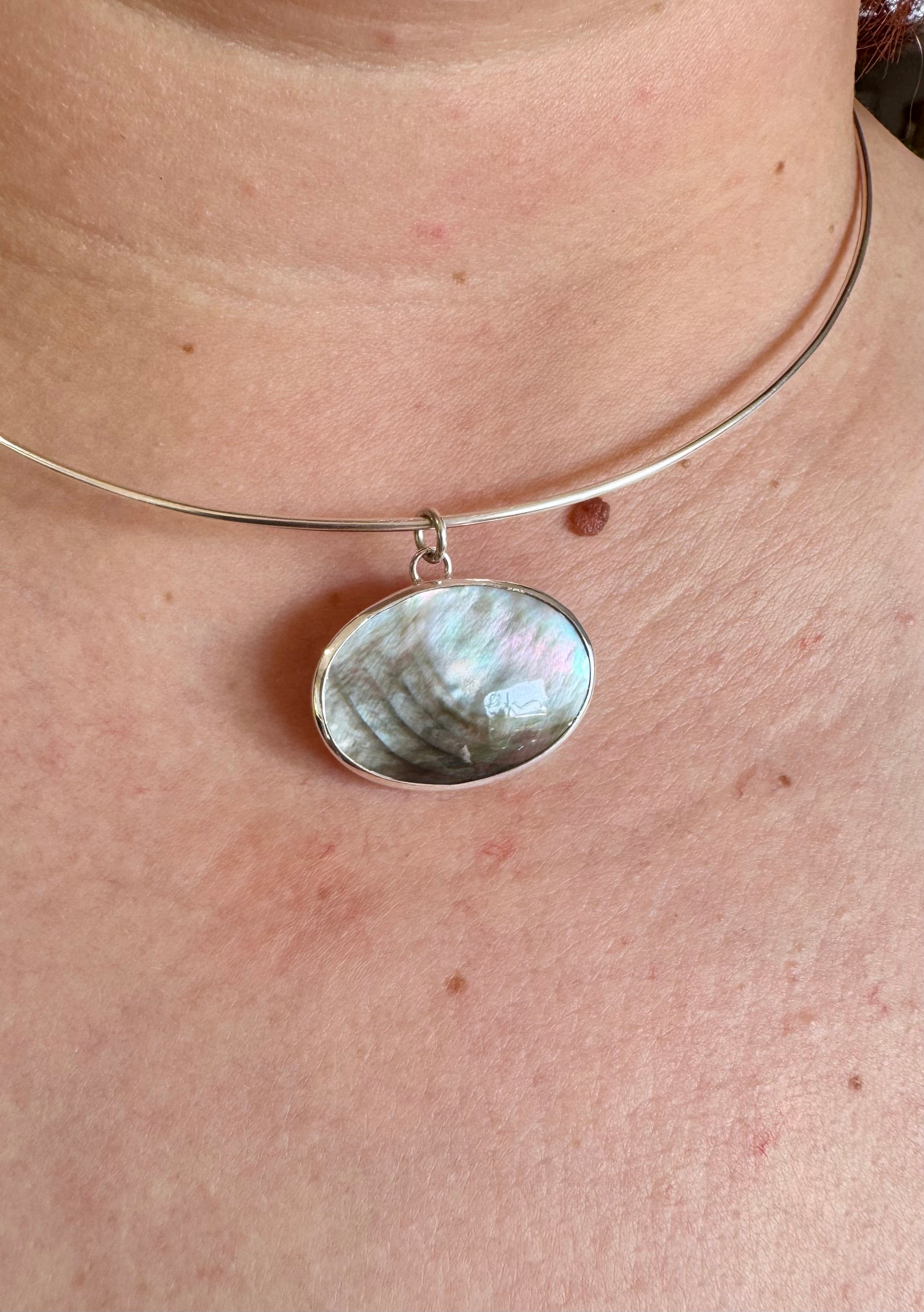 Black Lip Shell Choker Necklace